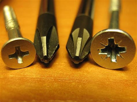 Pozidriv vs Phillips – 1 Easy way to help you identify.